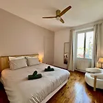 2 Chambres, Parking Prive, Gare A 8 Min Appartement