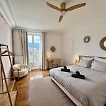 Apartment 2 Chambres, Parking Prive, Gare A 8 Min