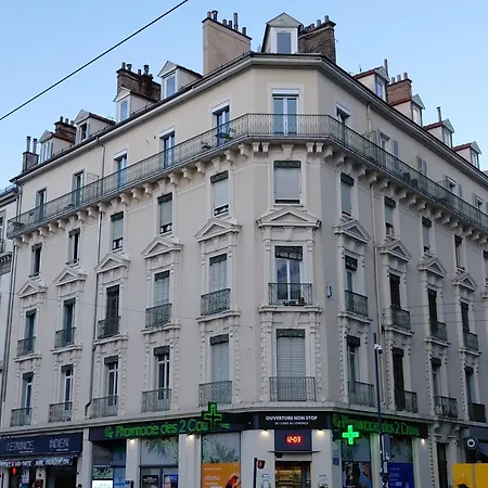 2 Chambres, Parking Privé, Gare à 5 Min Appartement Grenoble