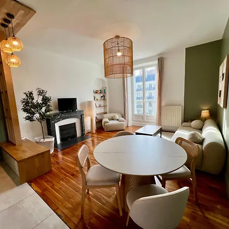 2 Chambres, Parking Privé, Gare à 5 Min Grenoble