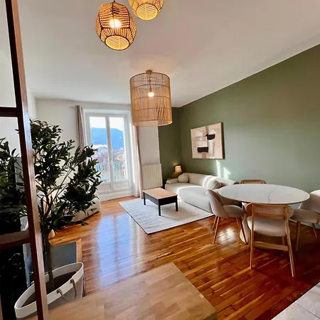 2 Chambres, Parking Privé, Gare à 5 Min * Grenoble