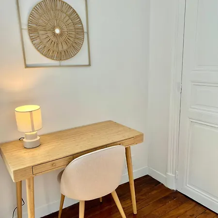 Appartement 2 Chambres, Parking Privé, Gare à 5 Min *