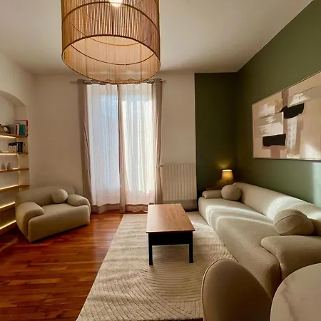 2 Chambres, Parking Privé, Gare à 5 Min * Grenoble