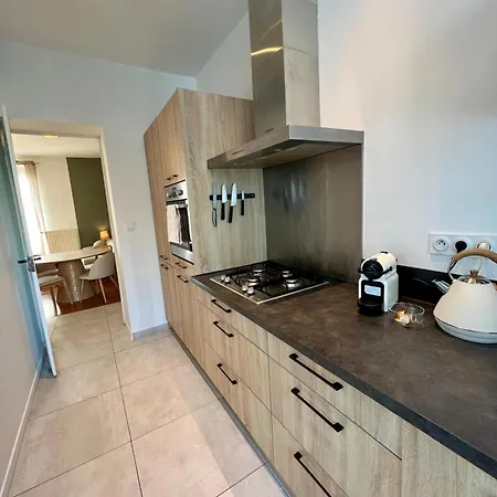 2 Chambres, Parking Privé, Gare à 5 Min
