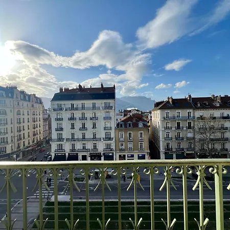 Appartement 2 Chambres, Parking Privé, Gare à 5 Min *