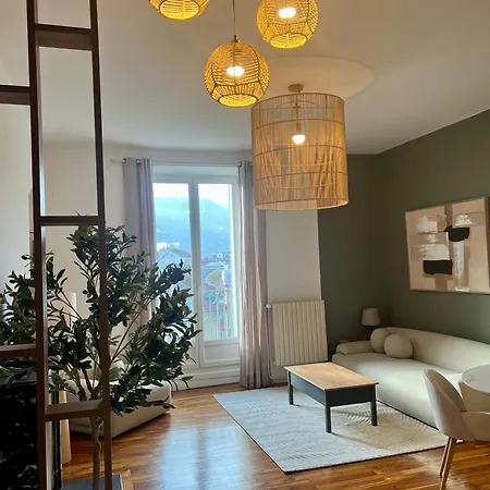 2 Chambres, Parking Prive, Gare A 8 Min *