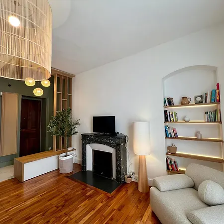 2 Chambres, Parking Privé, Gare à 5 Min Appartement *
