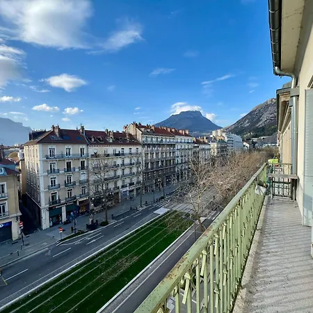 2 Chambres, Parking Privé, Gare à 5 Min Appartement *